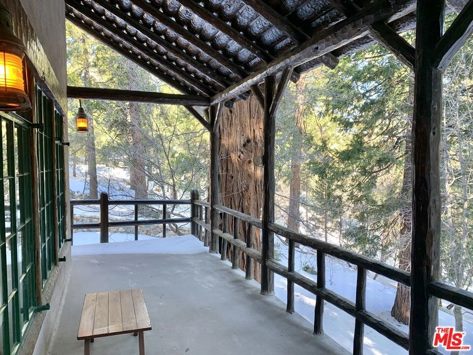 Interior 3