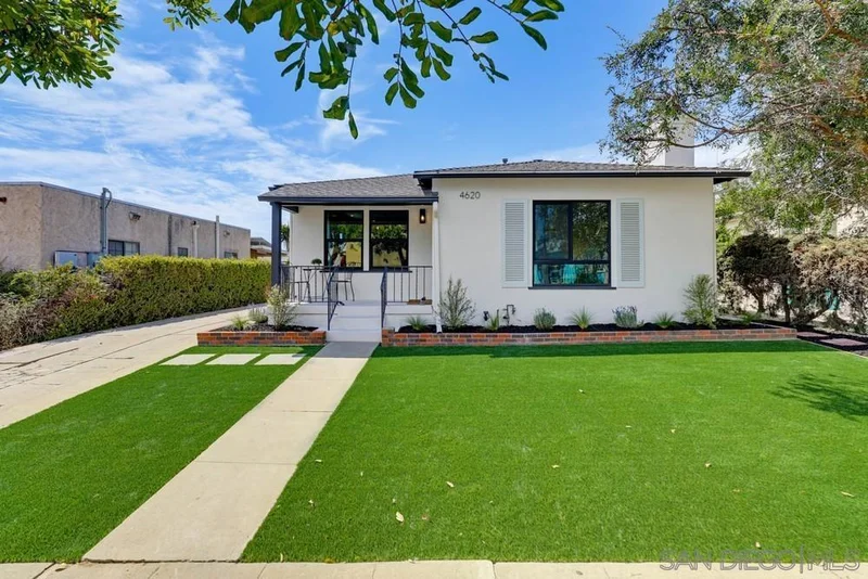 Photo 2 of 4620 Altadena Ave