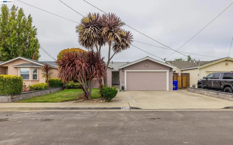 15743 Via Sorrento, San Lorenzo, CA 94580