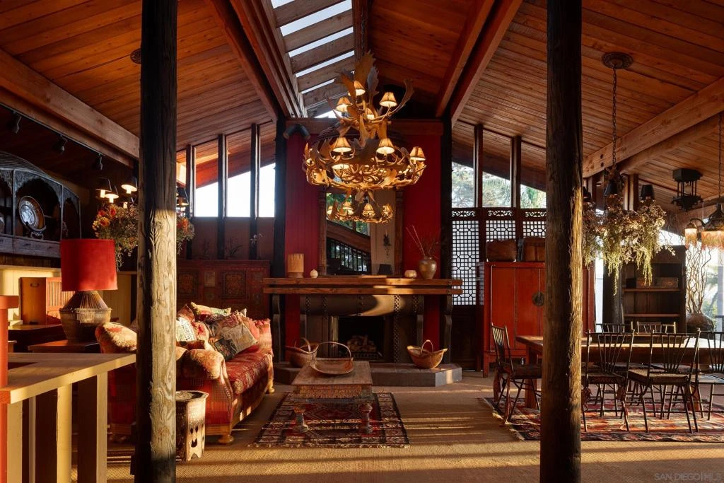 Interior 3