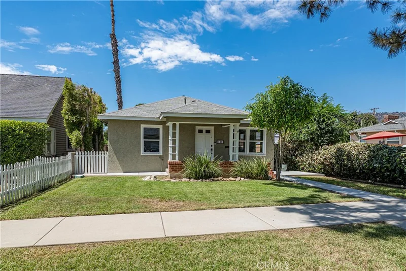 141 S Minnesota Avenue, Glendora, CA 91741
