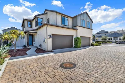 1995 Julie Dawn Pl., Escondido, CA 92026