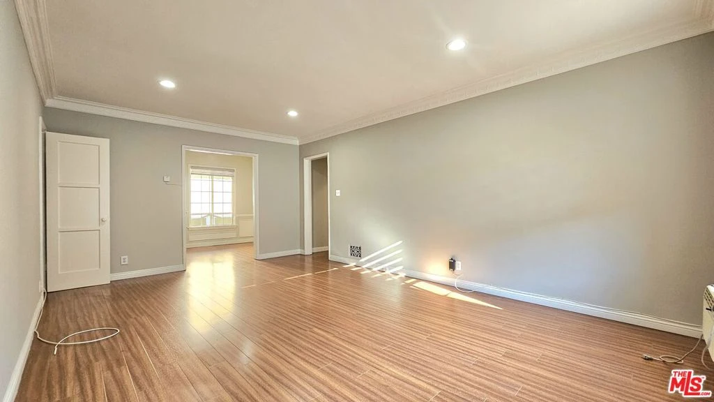 Interior 3