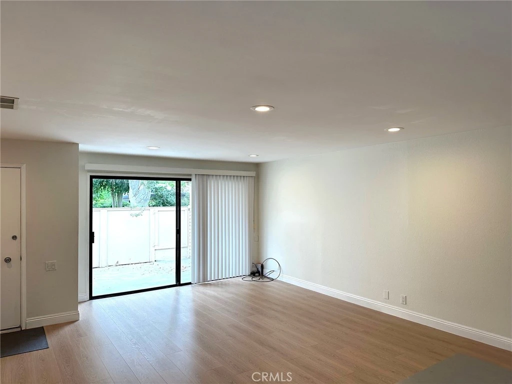 Interior 4