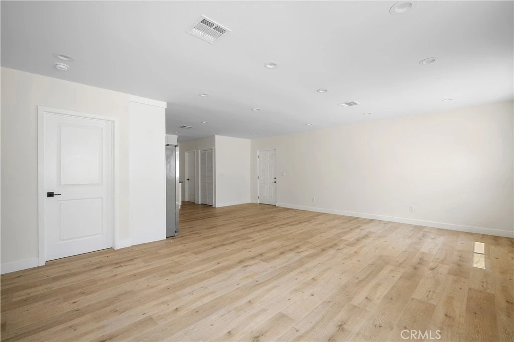 Interior 4