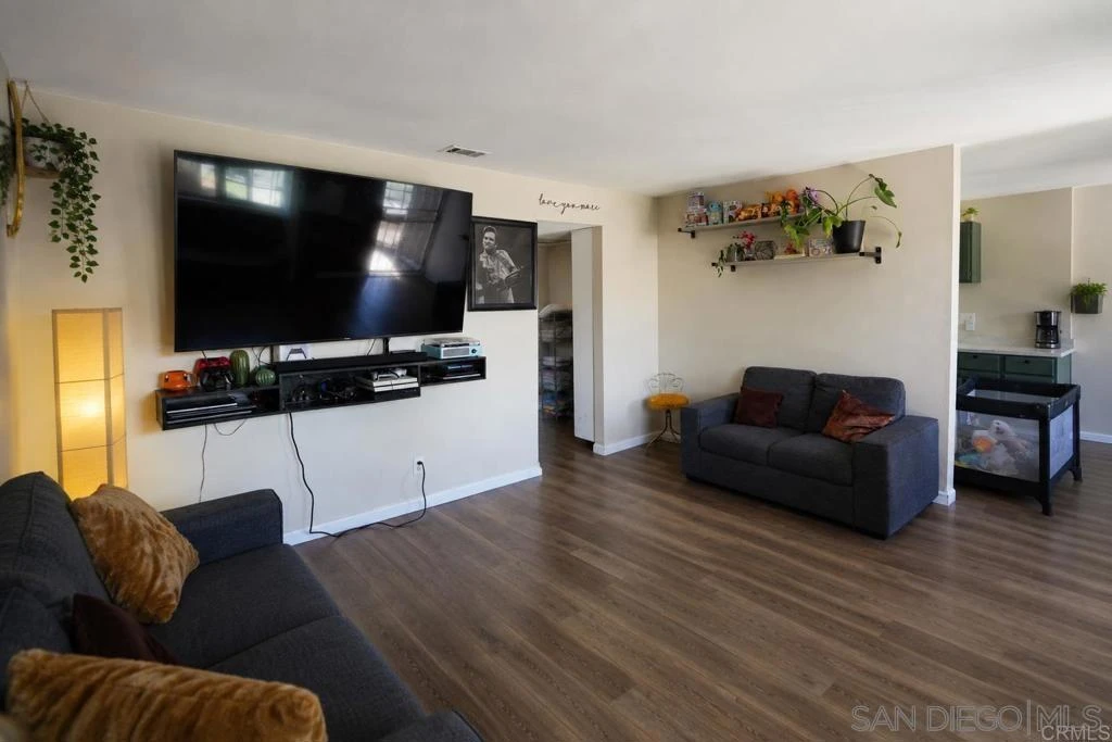 Interior 4