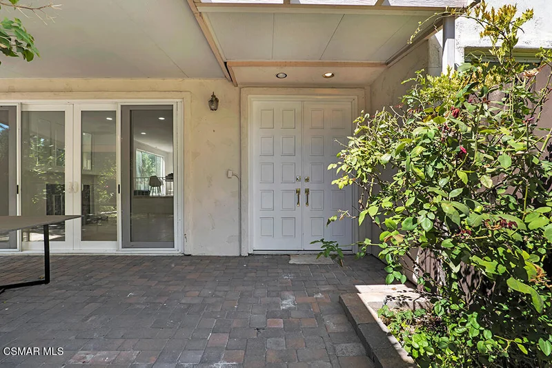 Photo 2 of 23767 Burbank Boulevard