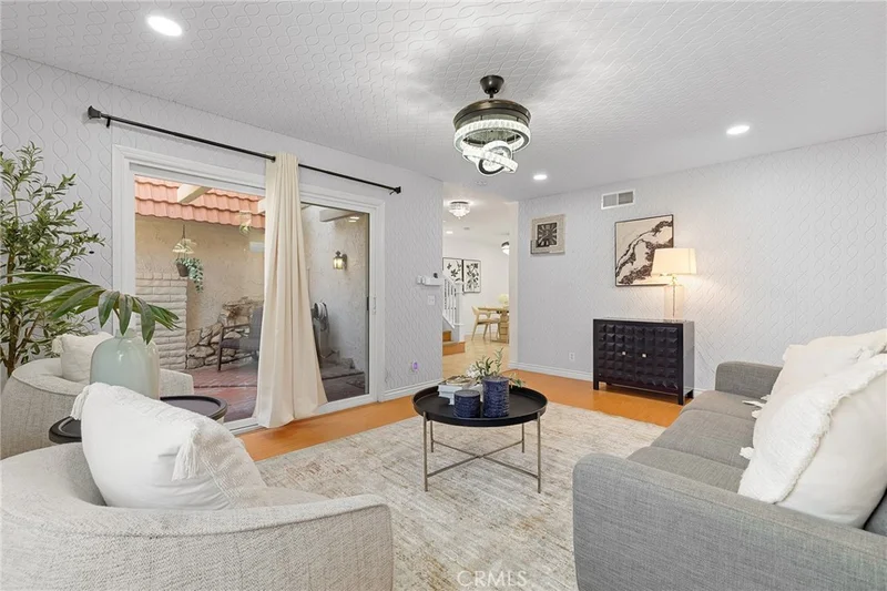 Photo 2 of 12853 Newhope Street