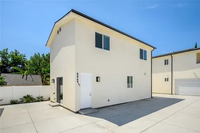 6849 De Celis Place 1/2, Van Nuys, CA 91406
