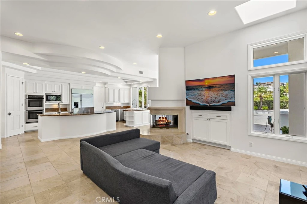 Interior 4