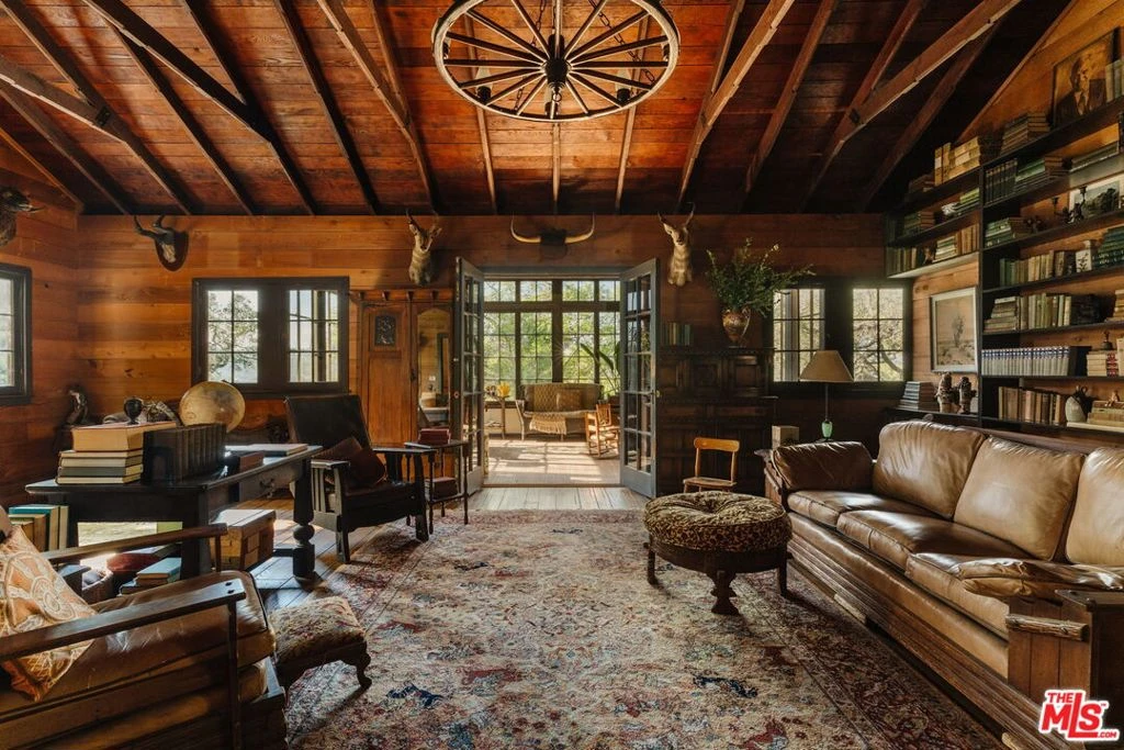 Interior 3