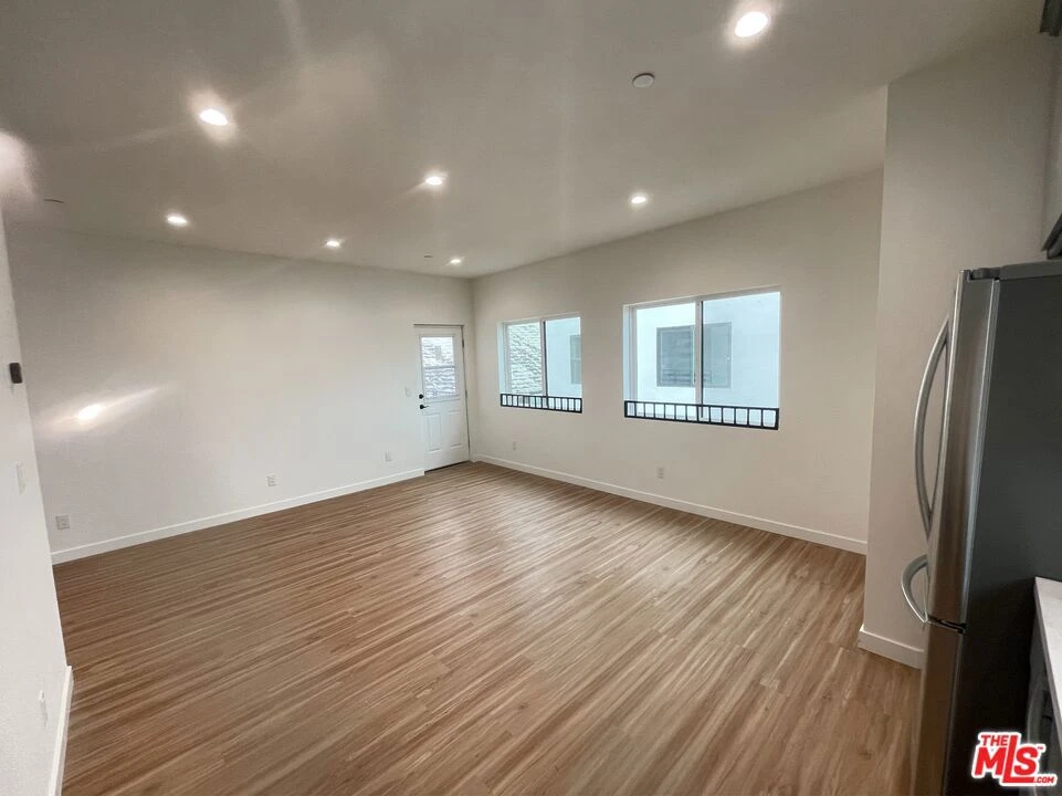 Interior 4