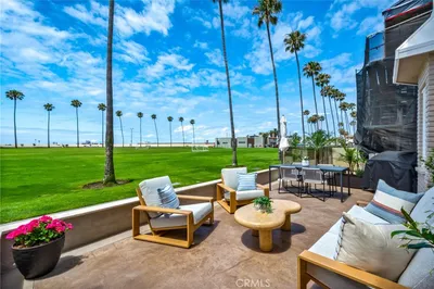 920 E Oceanfront, Newport Beach, CA 92661