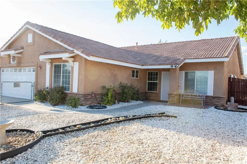 Photo 2 of 16034 Holly Brook Ln