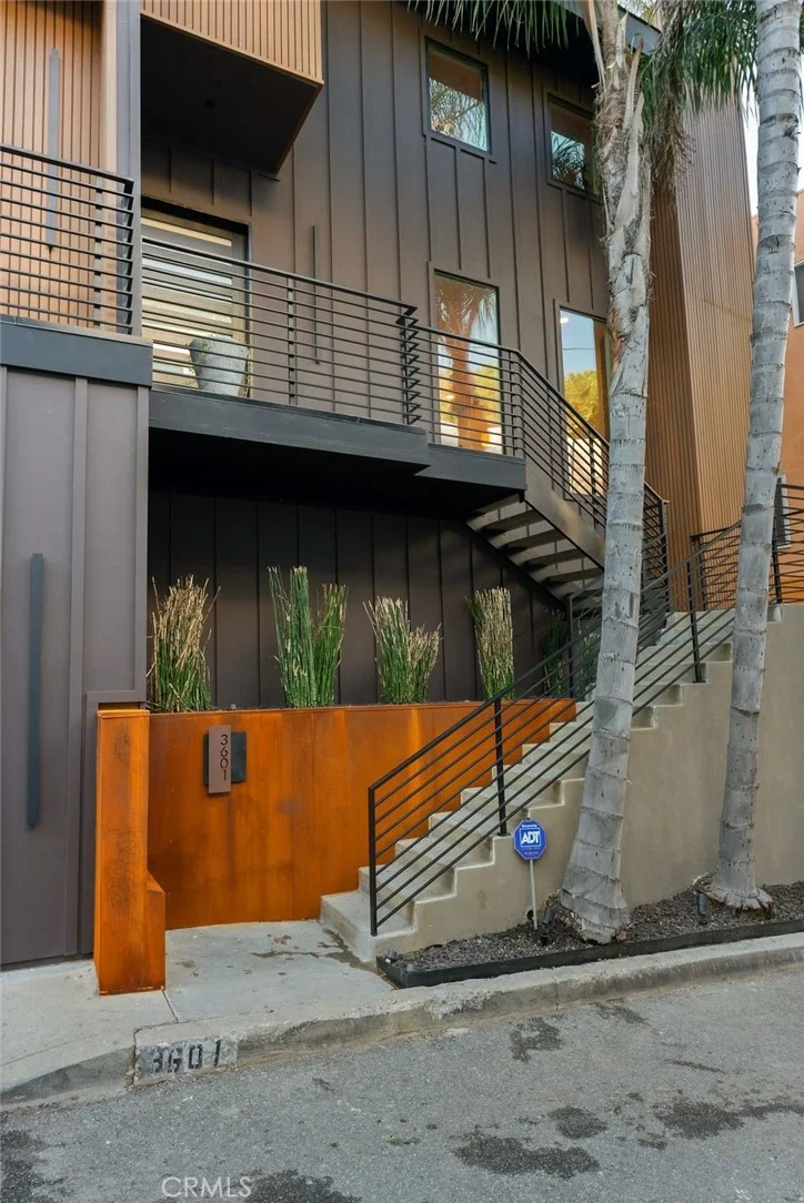 Photo 2 of 3601 Dixie Canyon Place