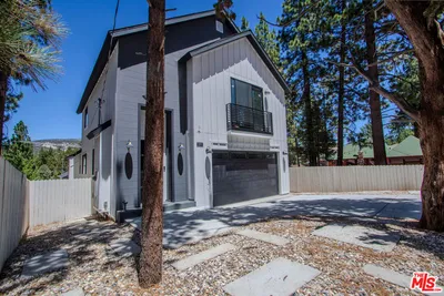 225 E Aeroplane Boulevard, Big Bear City, CA 92314