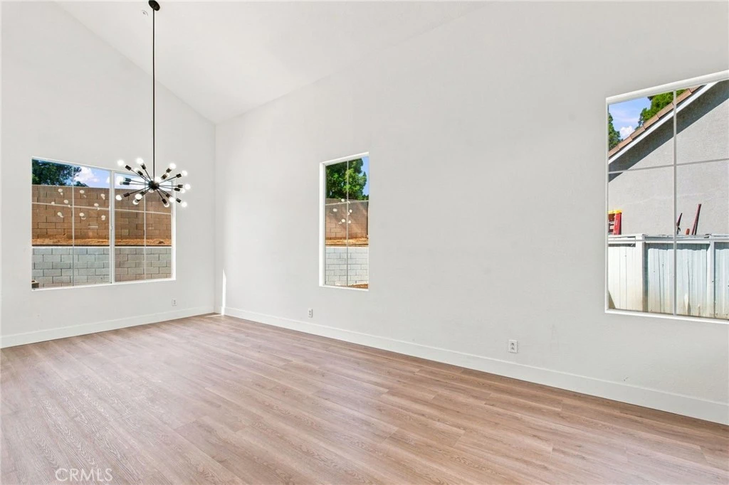 Interior 4