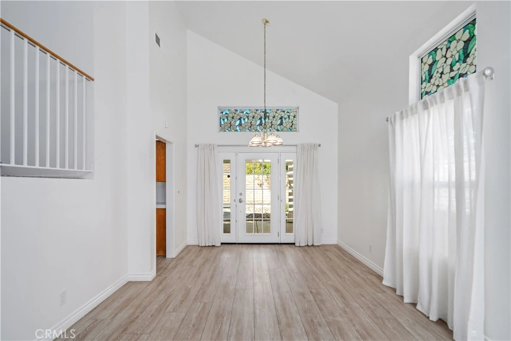 Interior 4