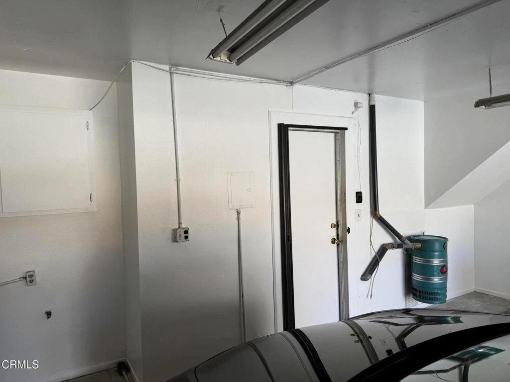 Interior 4