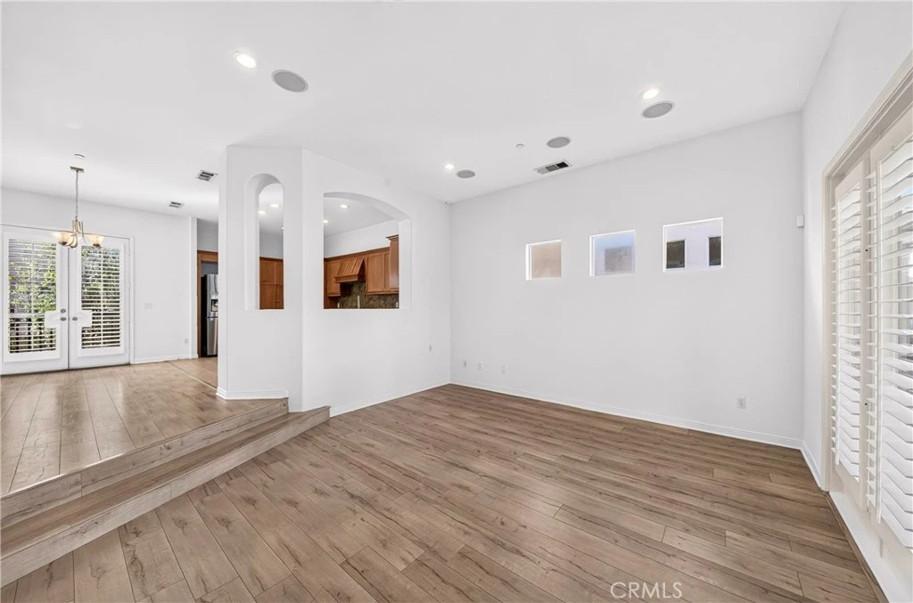 Interior 4