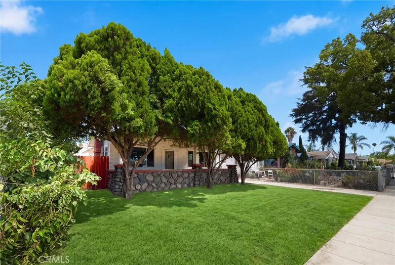 Photo 2 of 755 E Monterey Avenue