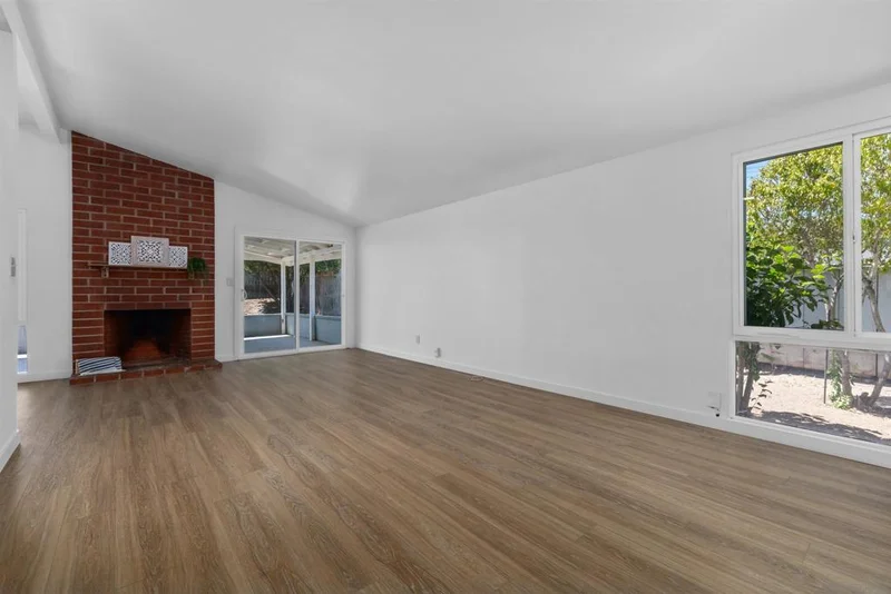 Photo 2 of 9563 Larrabee Ave.