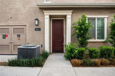 5585 Kate Way 6, Fontana, CA 92336