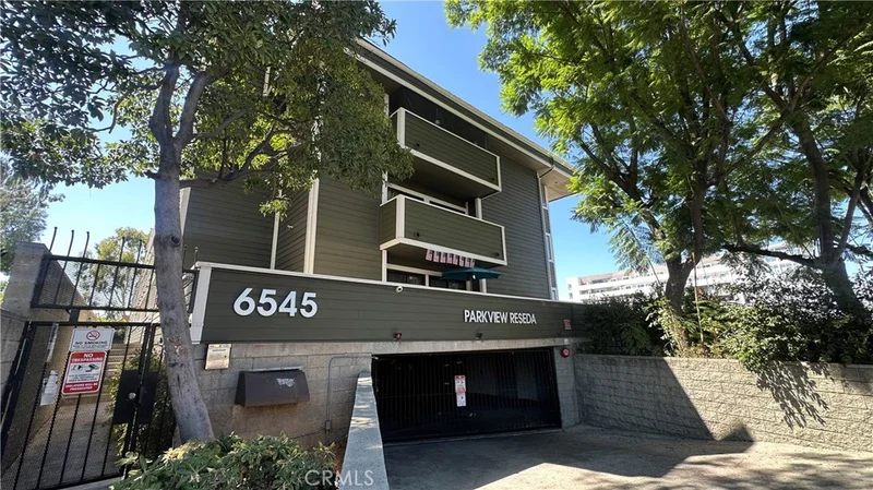 Photo 2 of 6545 Reseda Boulevard 24