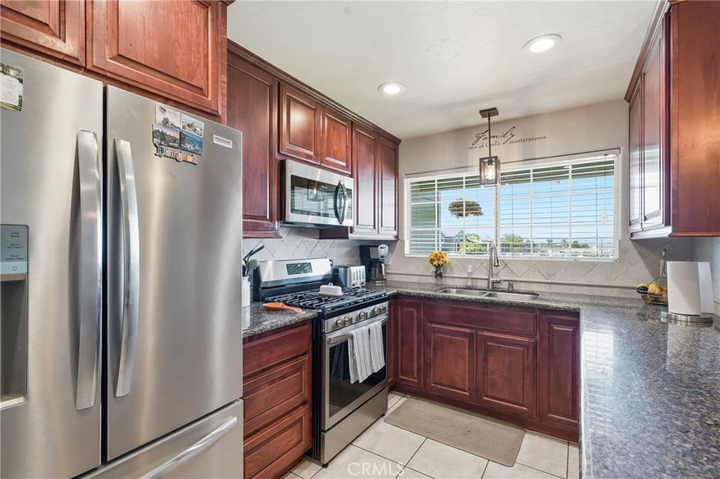 Interior 4