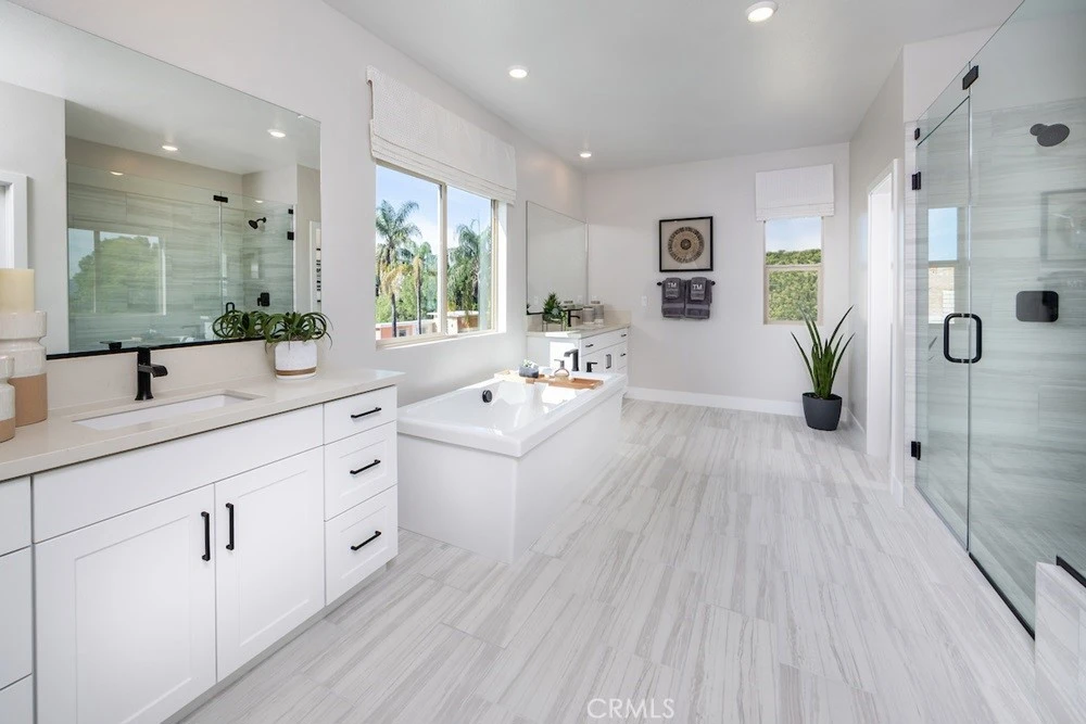 Interior 4