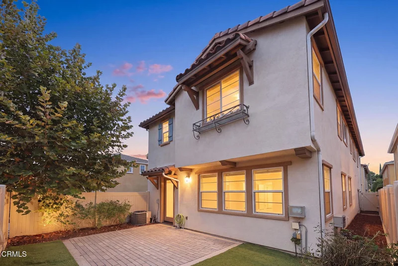 Photo 2 of 17326 Parque Vanowen Way