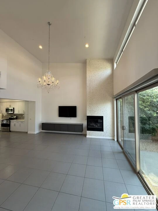 Interior 4