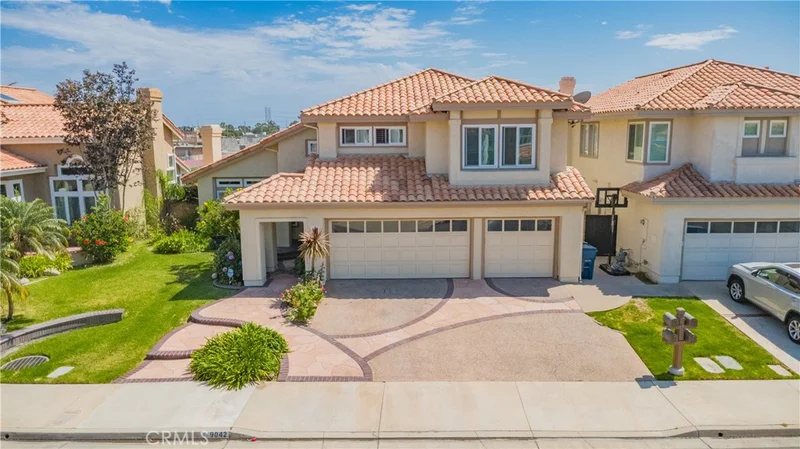 Photo 2 of 9042 Santiago Dr
