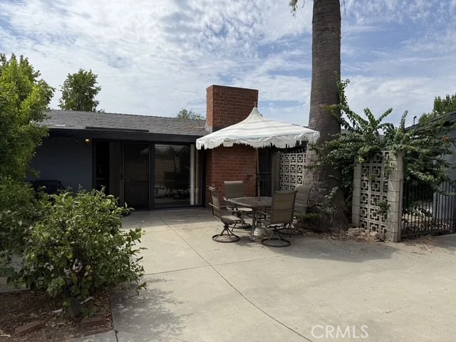 Photo 2 of 14917 Clymer