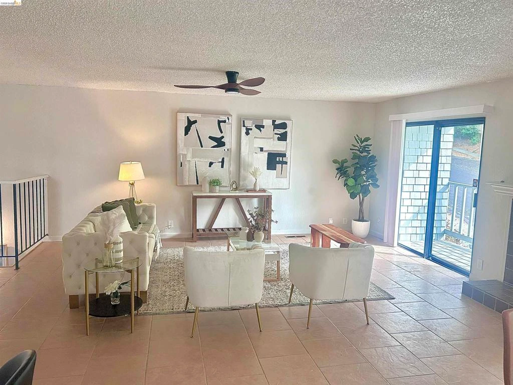 Interior 4