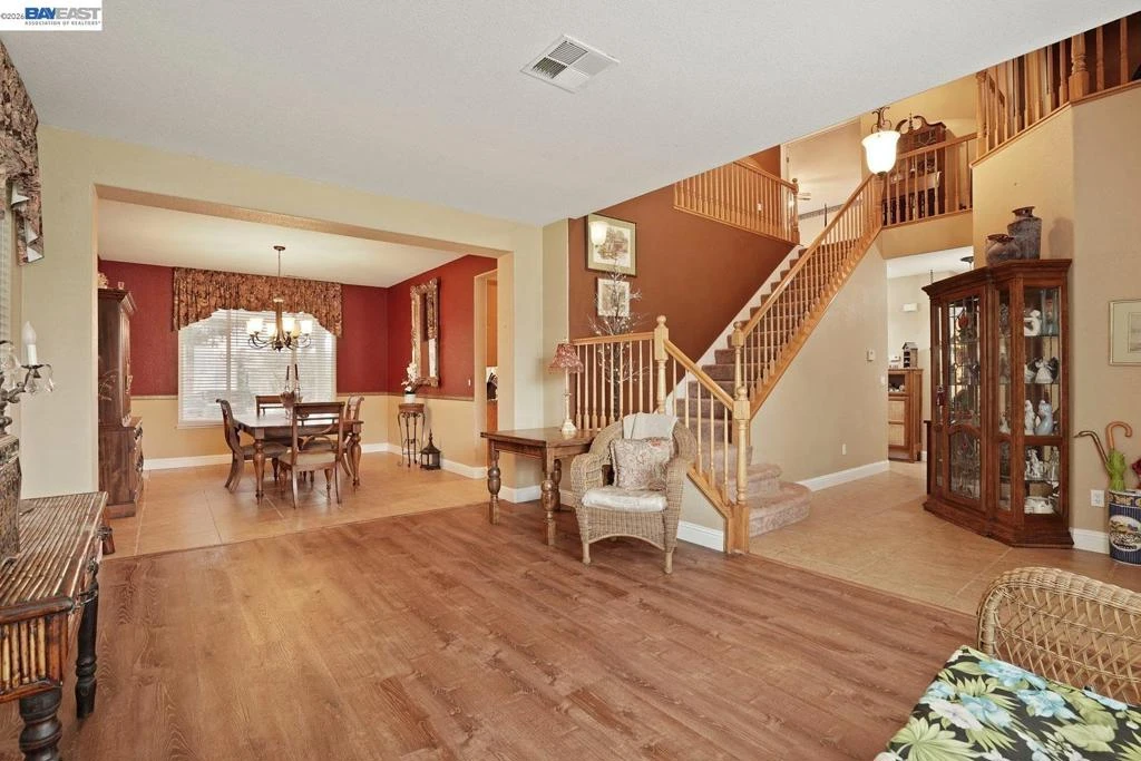 Interior 4