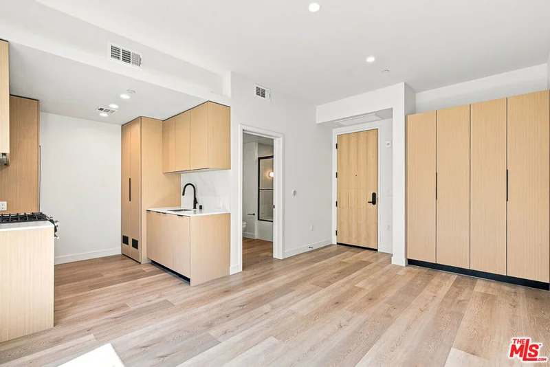 Photo 2 of 3555 Overland Avenue 311