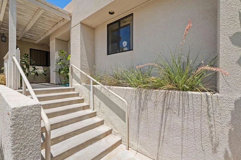Photo 2 of 23 Mission Court
