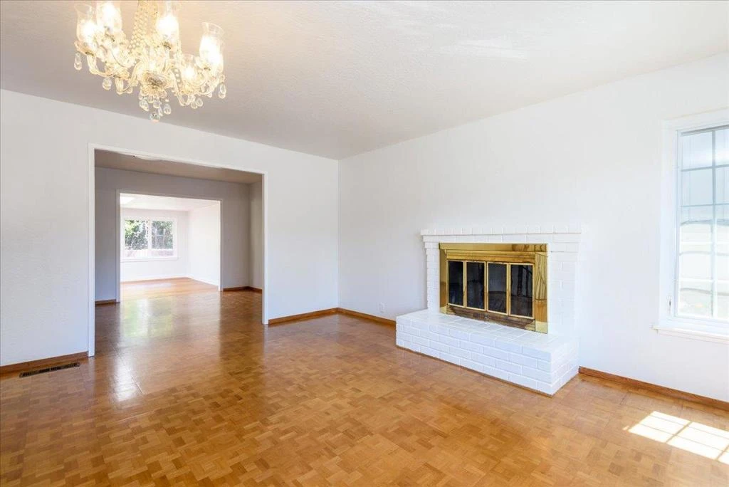 Interior 4