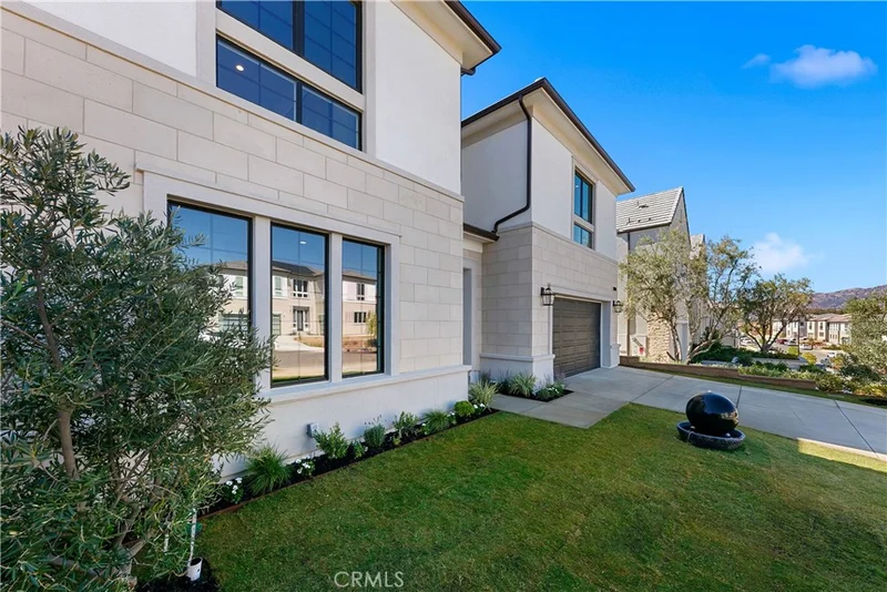 Photo 2 of 20500 Edgewood Court
