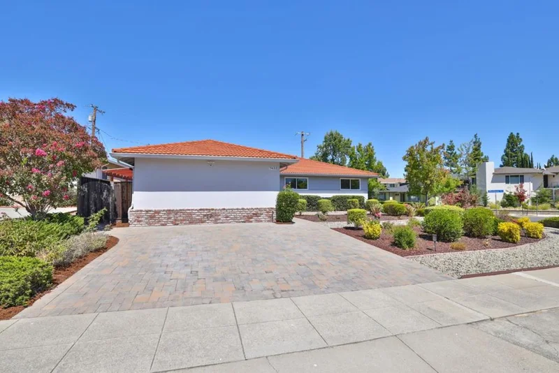 Photo 2 of 7453 De La Farge Drive