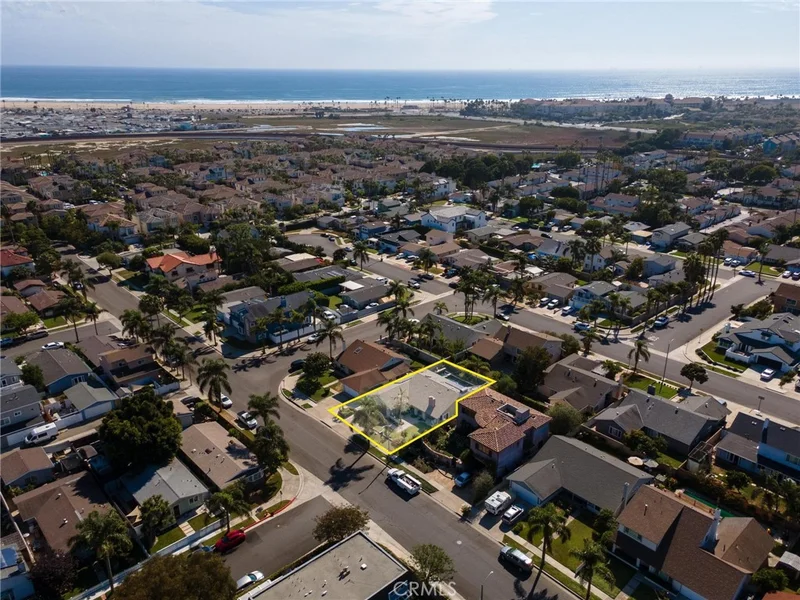 21241 Lochlea Lane, Huntington Beach, CA 92646