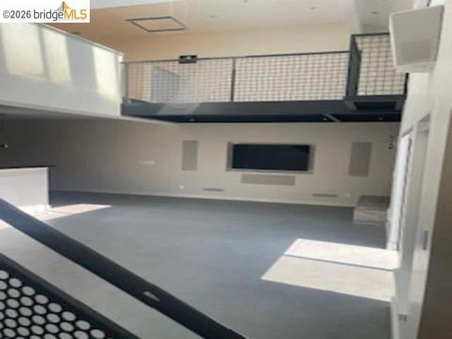 Interior 4