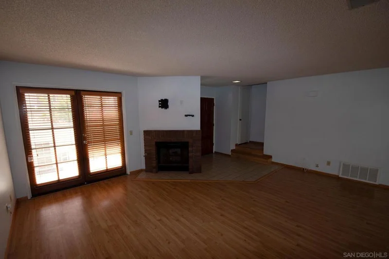 Photo 2 of 1415 Summit Drive