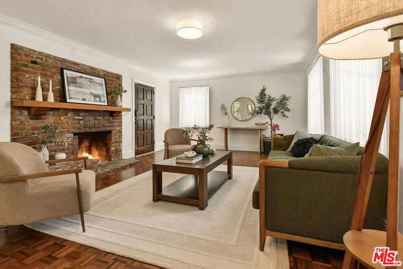 Photo 2 of 1930 Holly Drive 9A