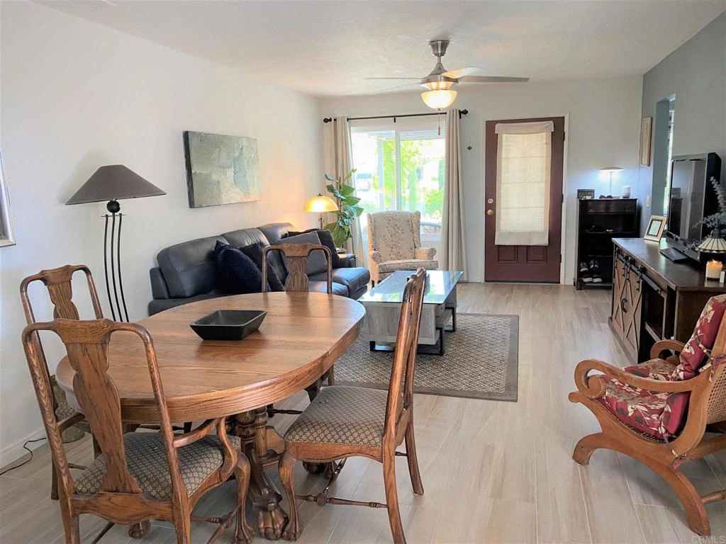 Interior 4