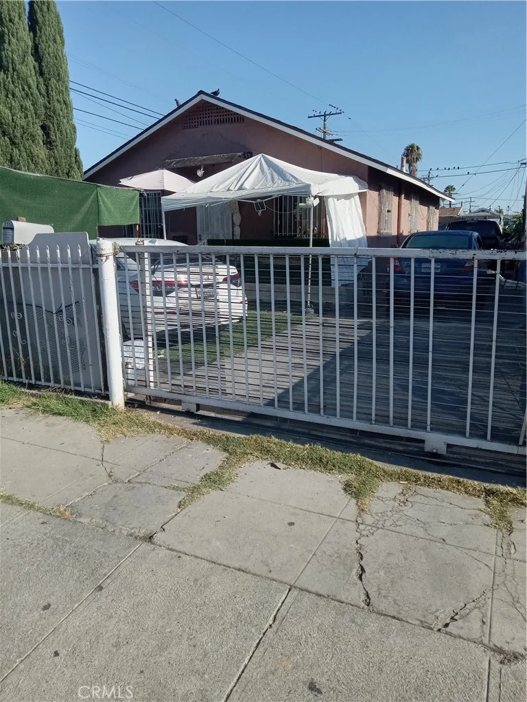 Photo 2 of 233 W 109th
