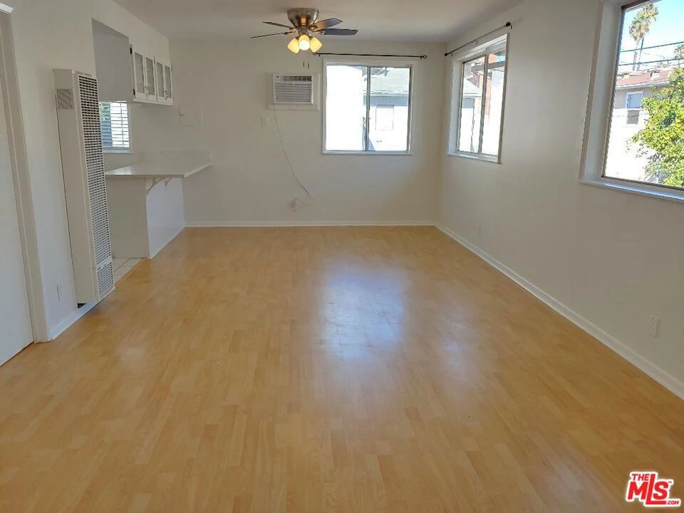 Interior 4