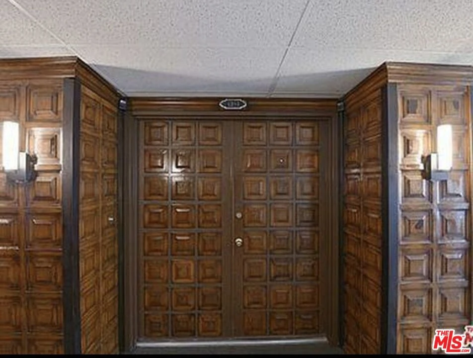 Interior 3
