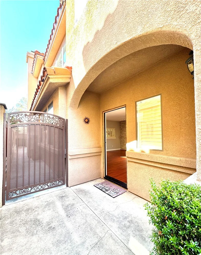 Photo 2 of 2072 Villa Del Lago Dr #A